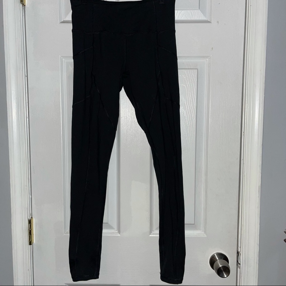 Black workout leggings